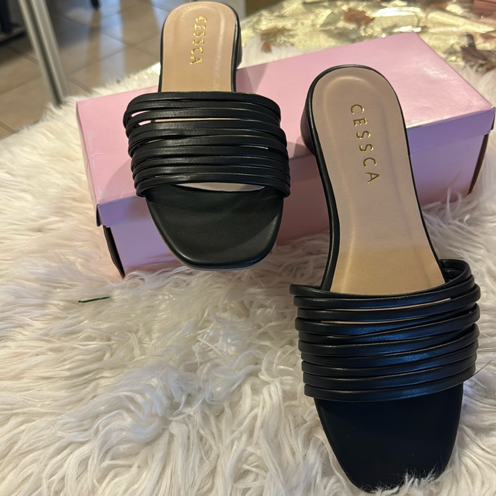 BLACK LOW HEEL SLIPPERS SIZE 8 NEW NEVER WORN